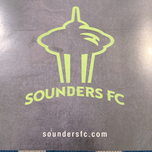 ❌SOLD❌ LOT of 3x NWT Seattle Sounders Items! 1x Hat + 2x Collectors Scarfs - Picture 7 of 11